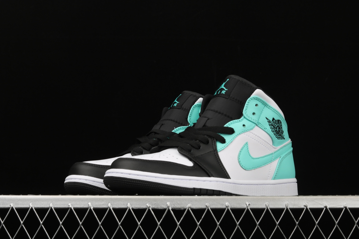 Jordan 1 Mid Tropical Twist Igloo 554724-132