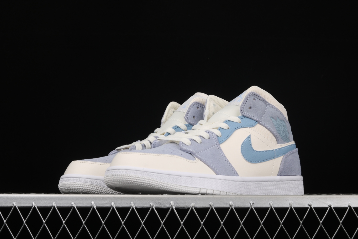 Jordan 1 Mid Mixed Textures Blue  DA4666-100
