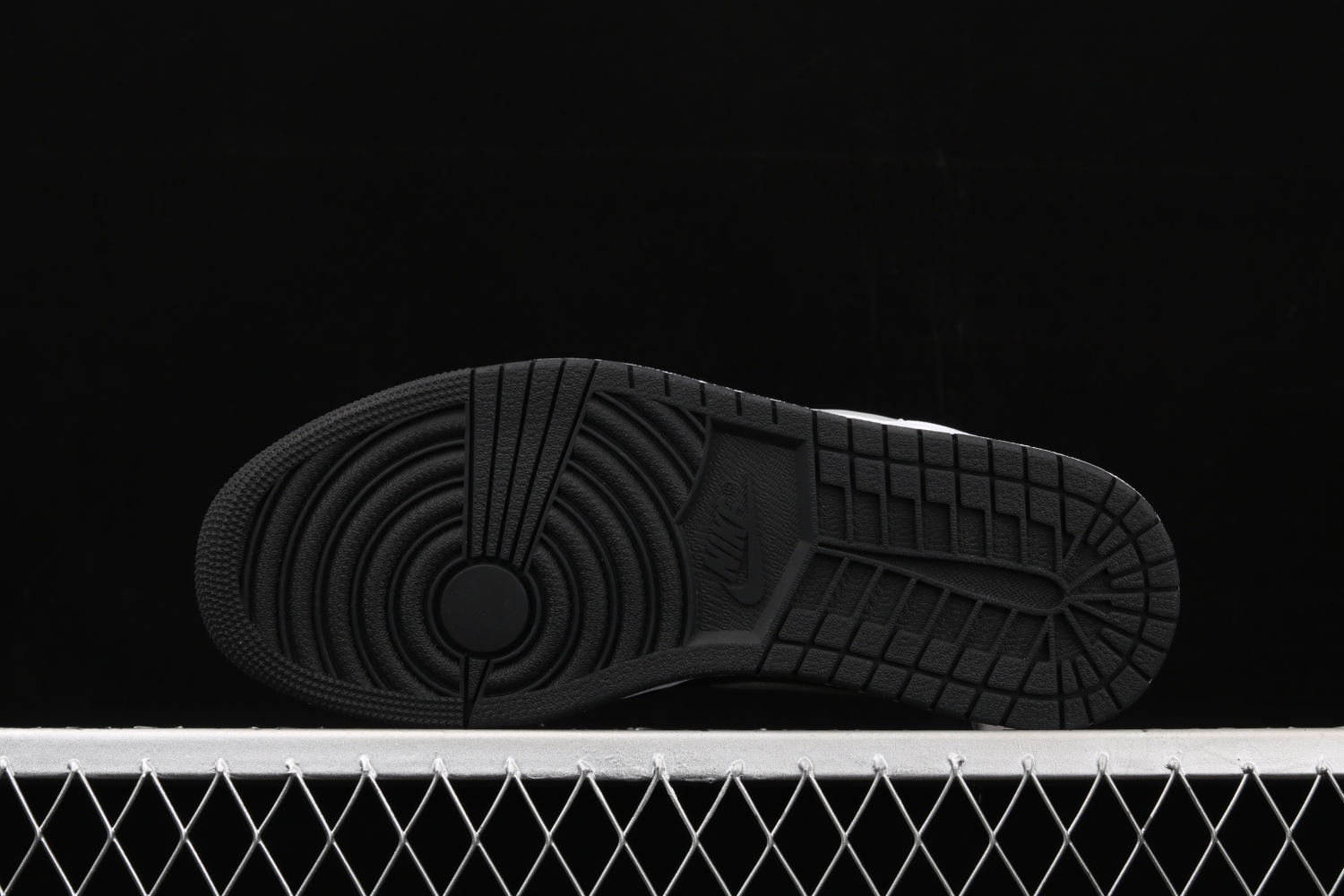 Jordan 1 Mid White Shadow 554724-073