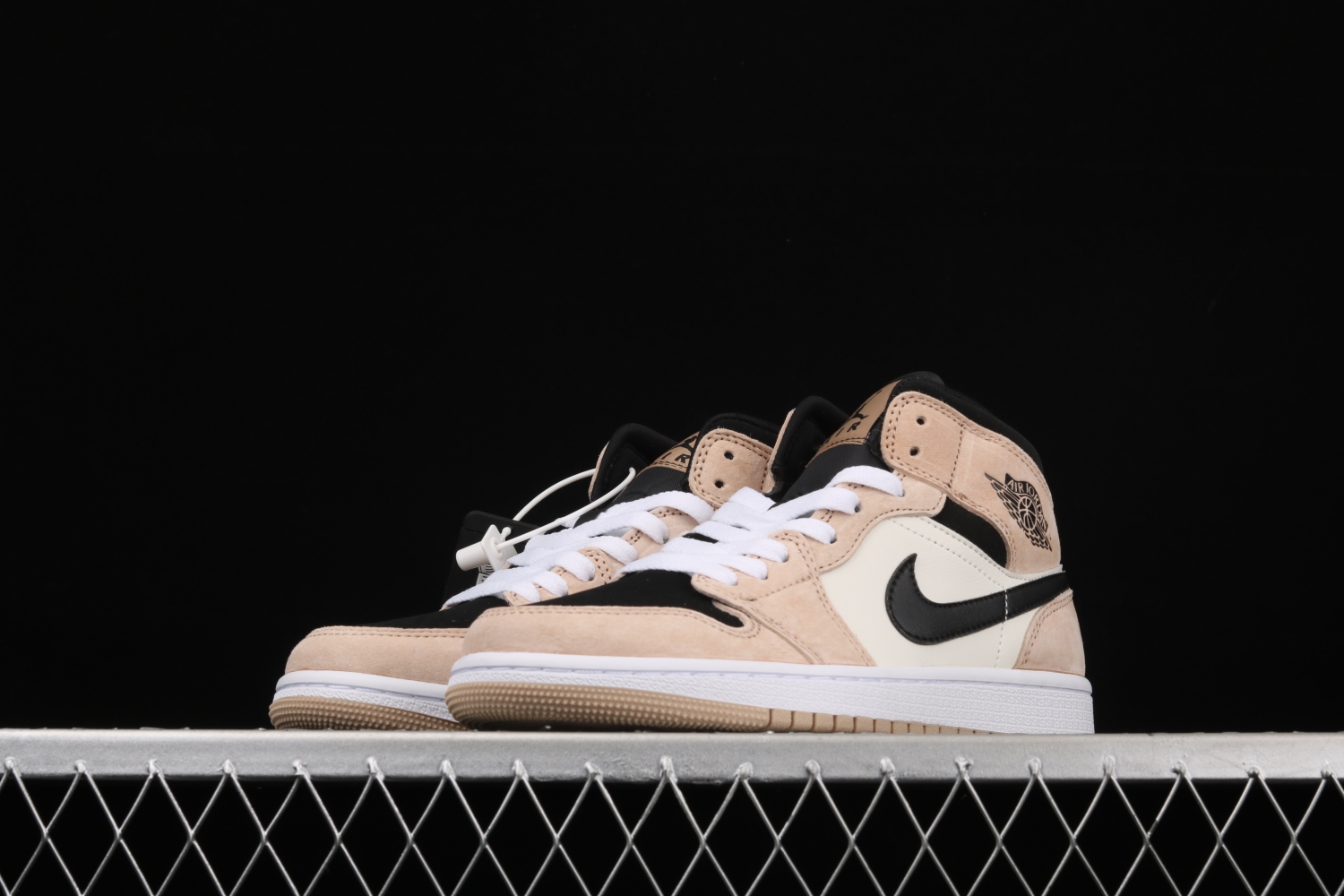 Jordan 1 Mid Barely Orange Light Violet (W)  BQ6472-800