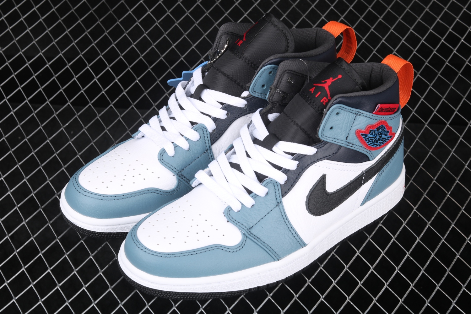 Jordan 1 Mid Fearless Facetasm CU2802-100