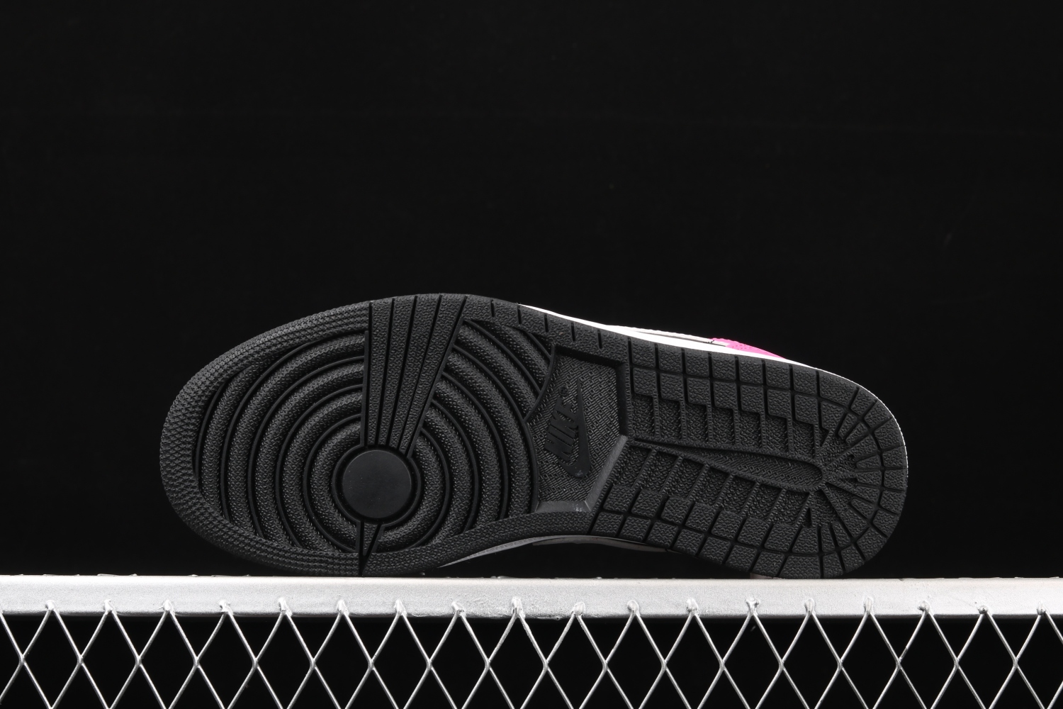 Jordan 1 Mid Pinksicle (GS) 555112-002