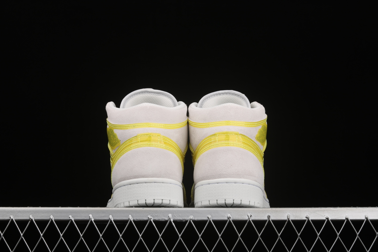 Jordan 1 Mid Opti Yellow (W) DA5552-107