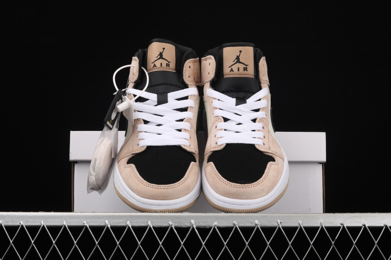 Jordan 1 Mid Barely Orange Light Violet (W)  BQ6472-800