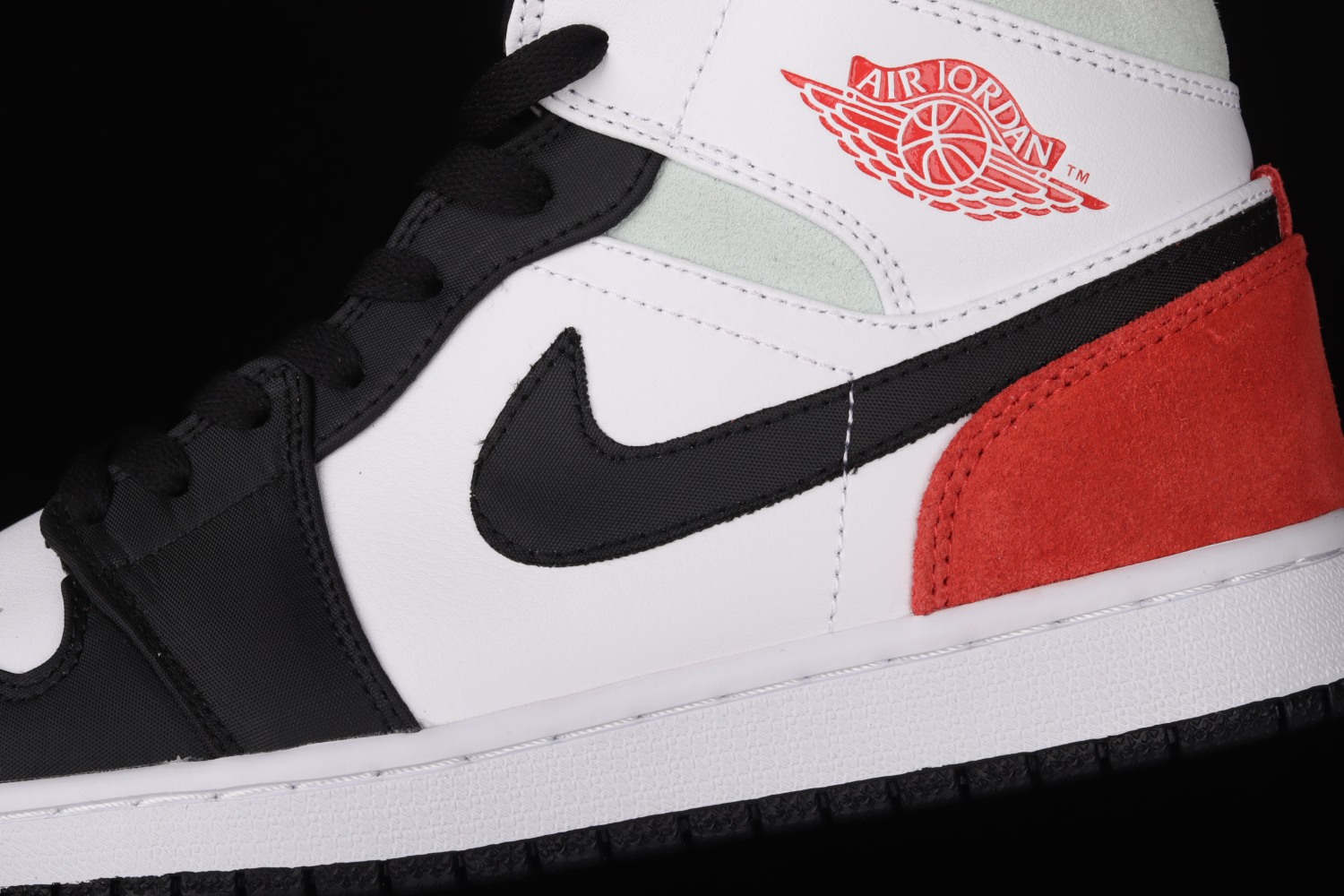 Jordan 1 Mid SE Union Black Toe 852542-100