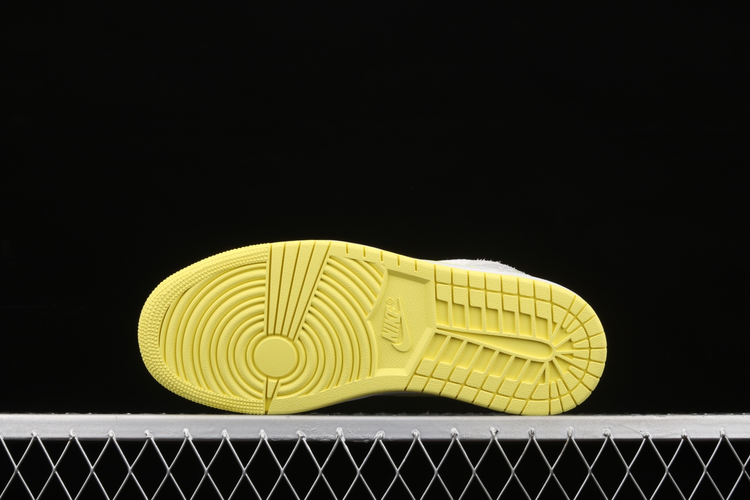Jordan 1 Mid SE Voltage Yellow (W) DB2822-107