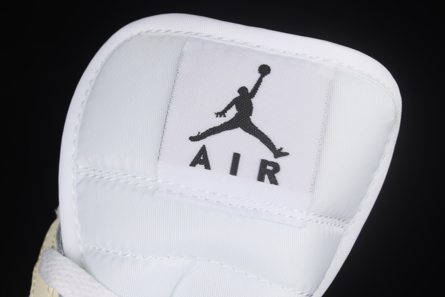 Jordan 1 Mid Coconut Milk (W)  BQ6472-121