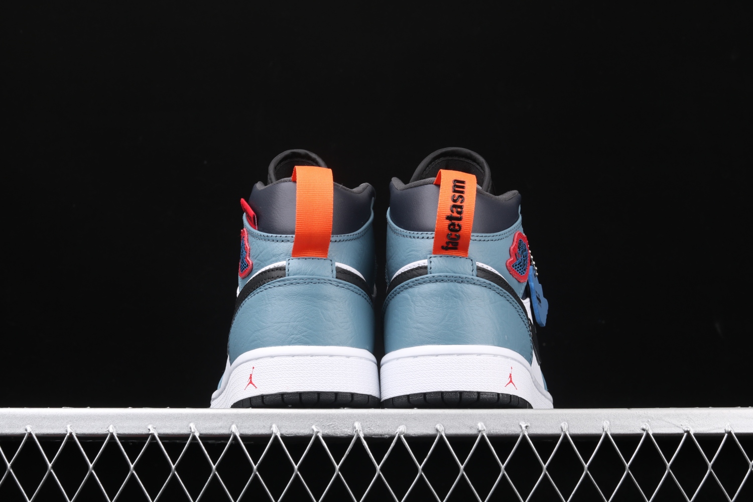 Jordan 1 Mid Fearless Facetasm CU2802-100