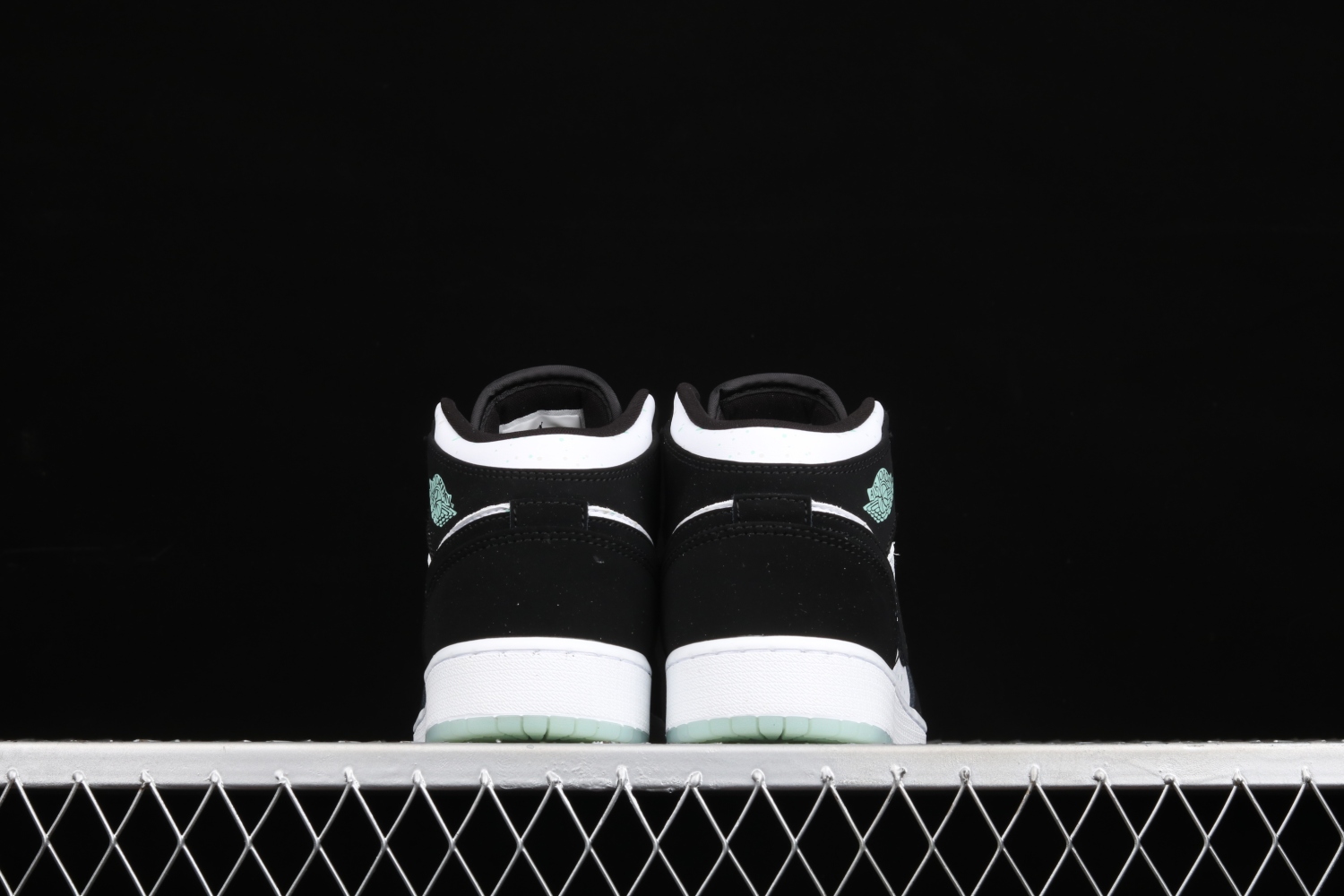 Jordan 1 Mid White Black Teal Tint (GS)  BQ6931-103