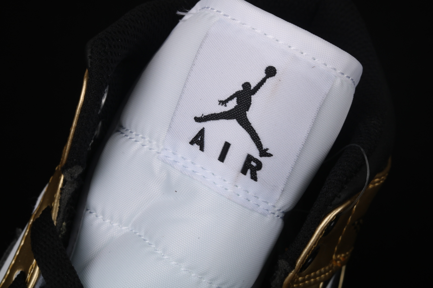 Jordan 1 Mid Metallic Gold Black White DC1419-700