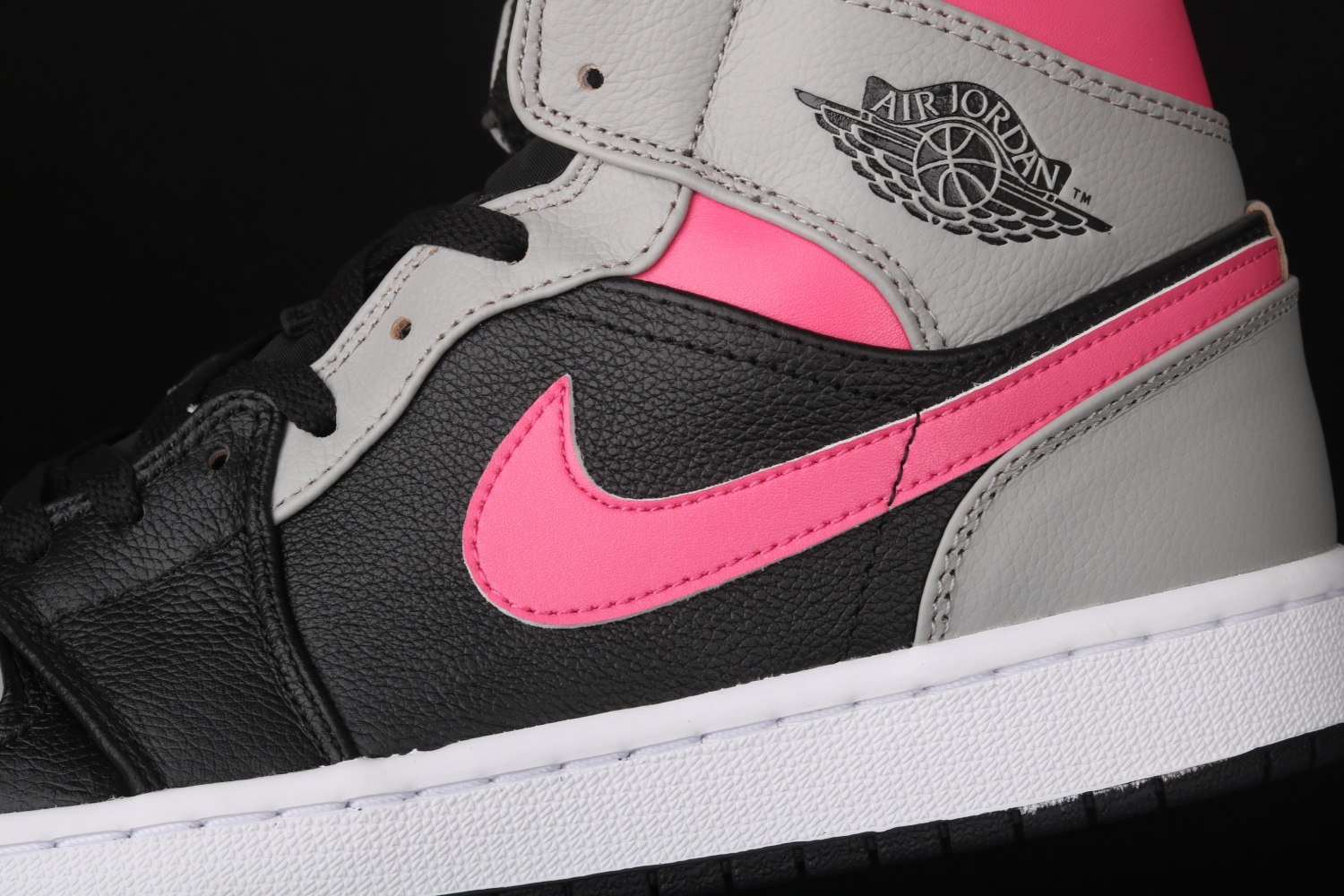 Jordan 1 Mid Pink Shadow 555724-059
