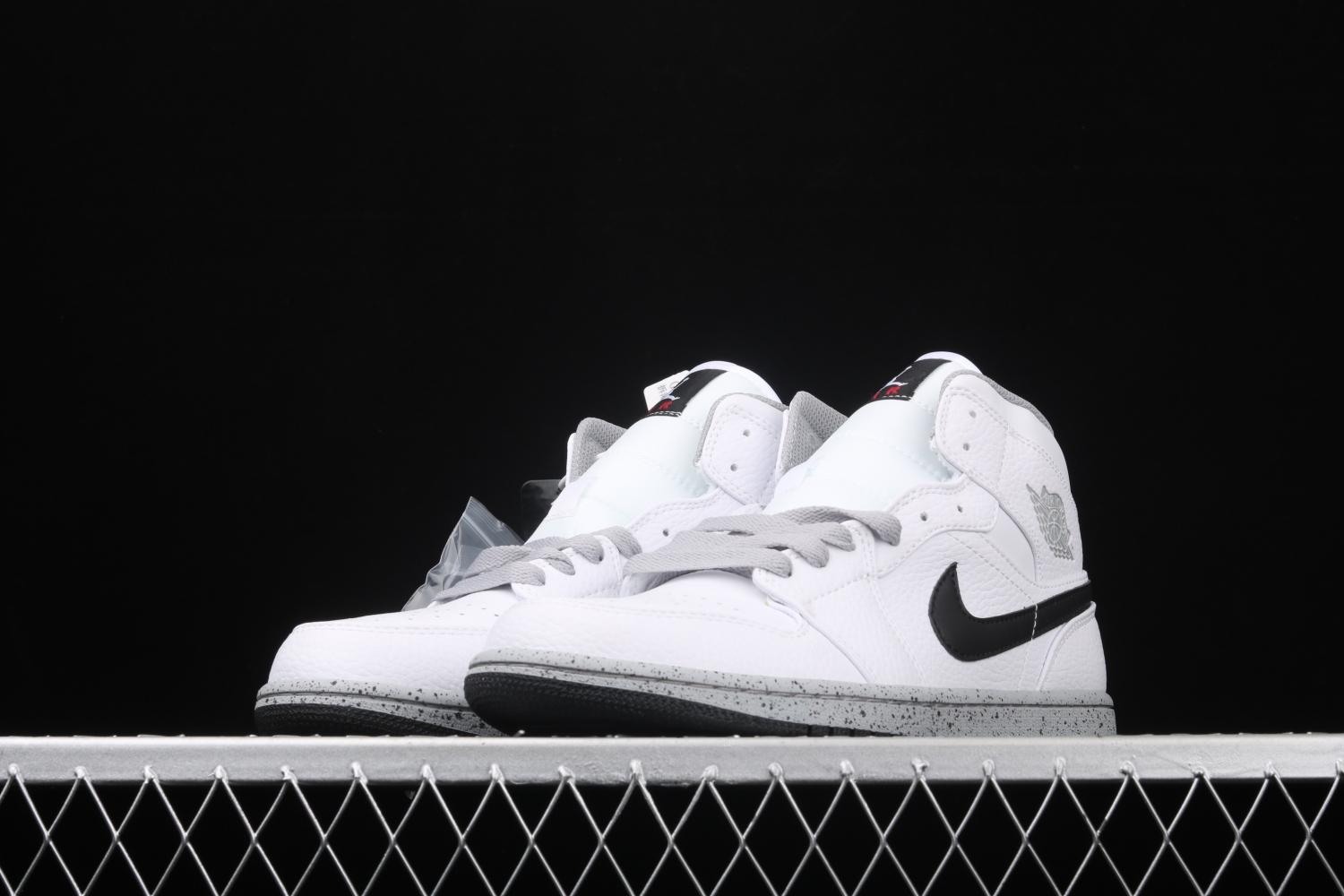 Jordan 1 Mid White Cement (GS) 554725-115