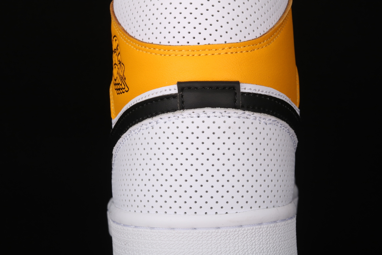 Jordan 1 Mid Laser Orange (W) BQ6472-107