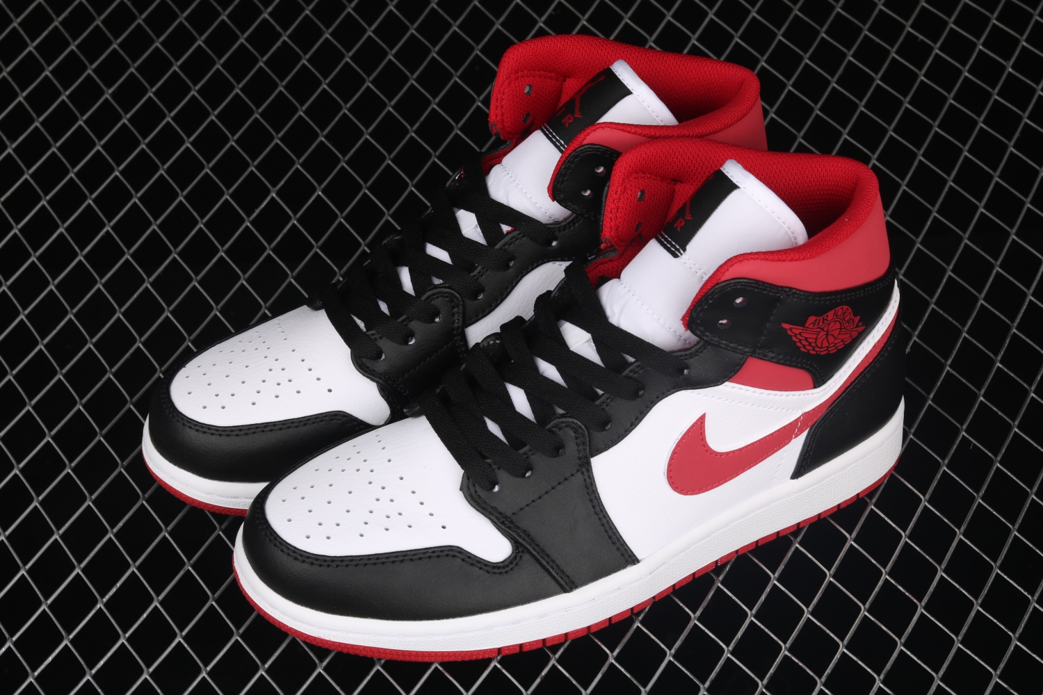 Jordan 1 Mid Gym Red Black White 554724-122