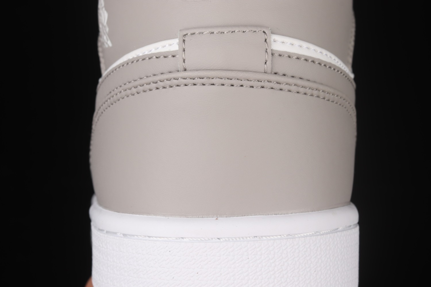 Jordan 1 Mid Linen 554724-082