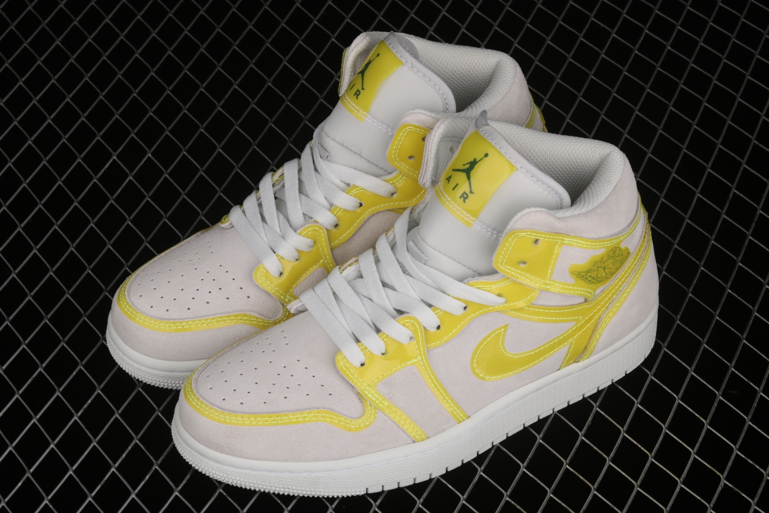 Jordan 1 Mid Opti Yellow (W) DA5552-107