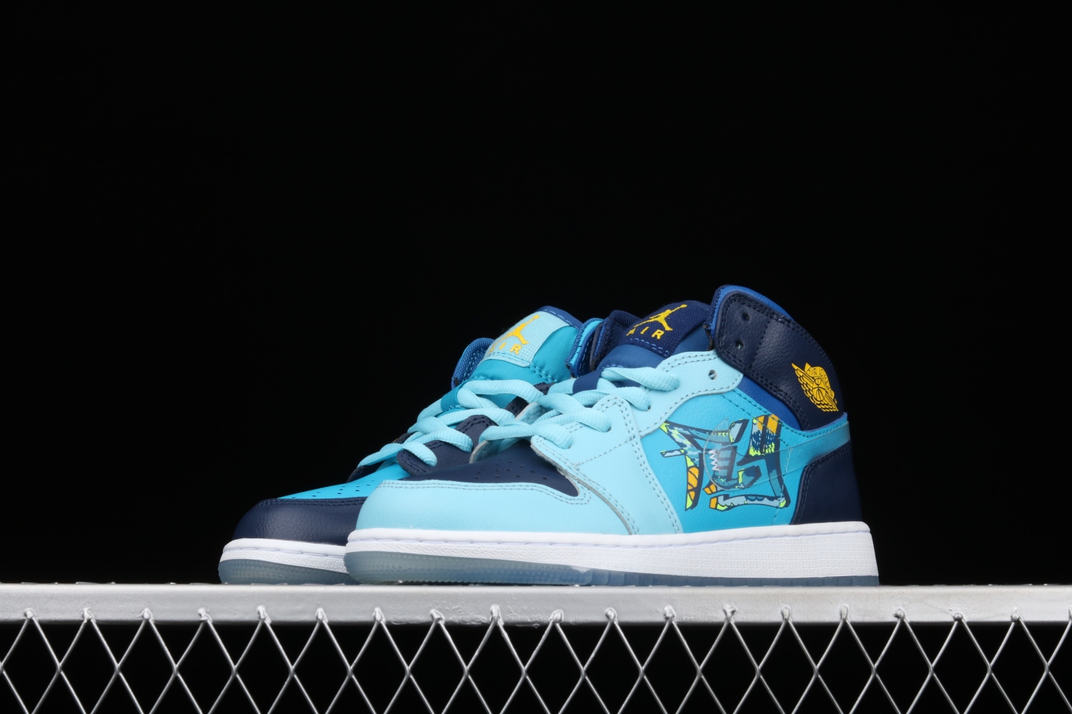 Jordan 1 Mid Fly (GS) BV7446-400