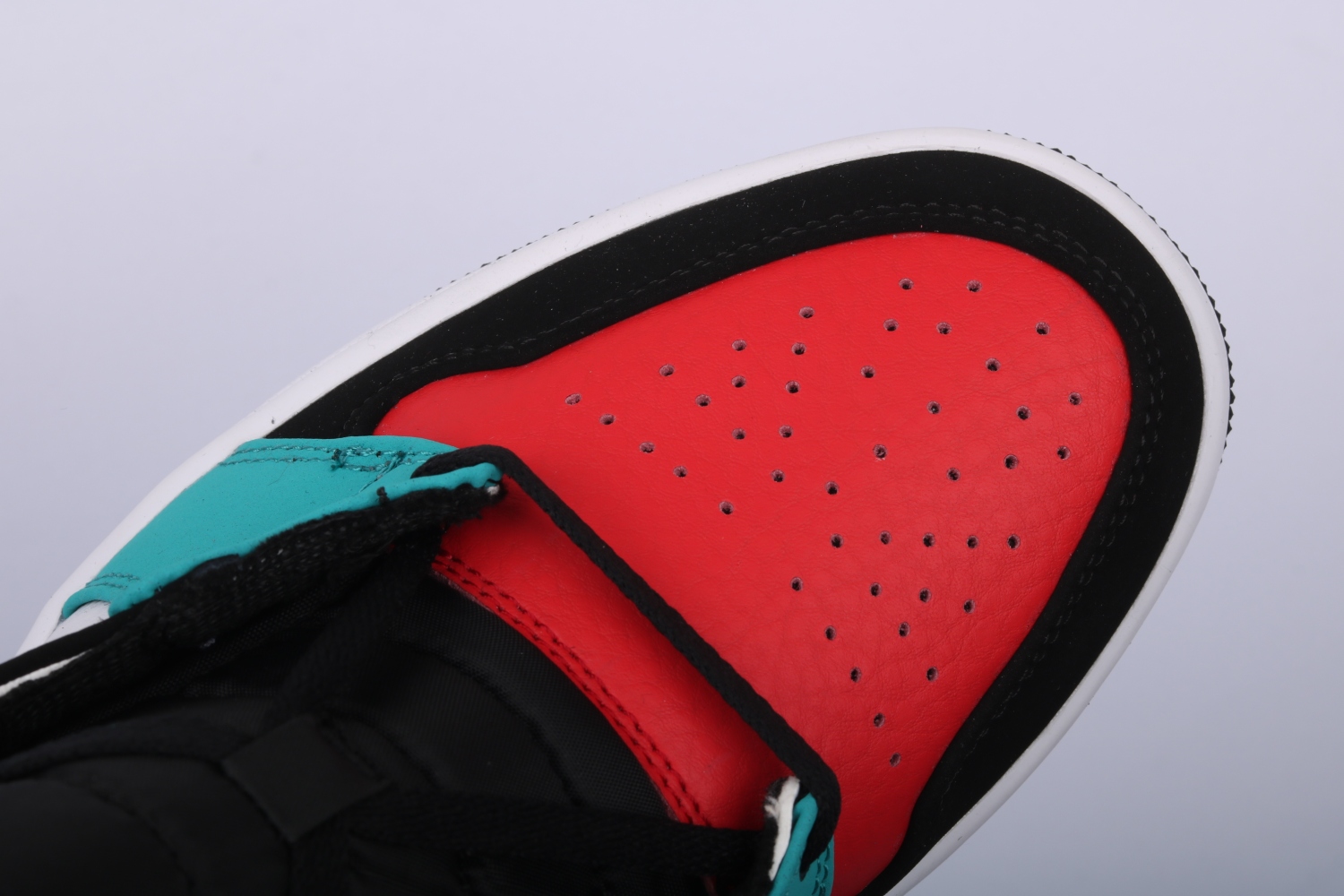 Jordan 1 Mid Bred Multi-Color  554724-125