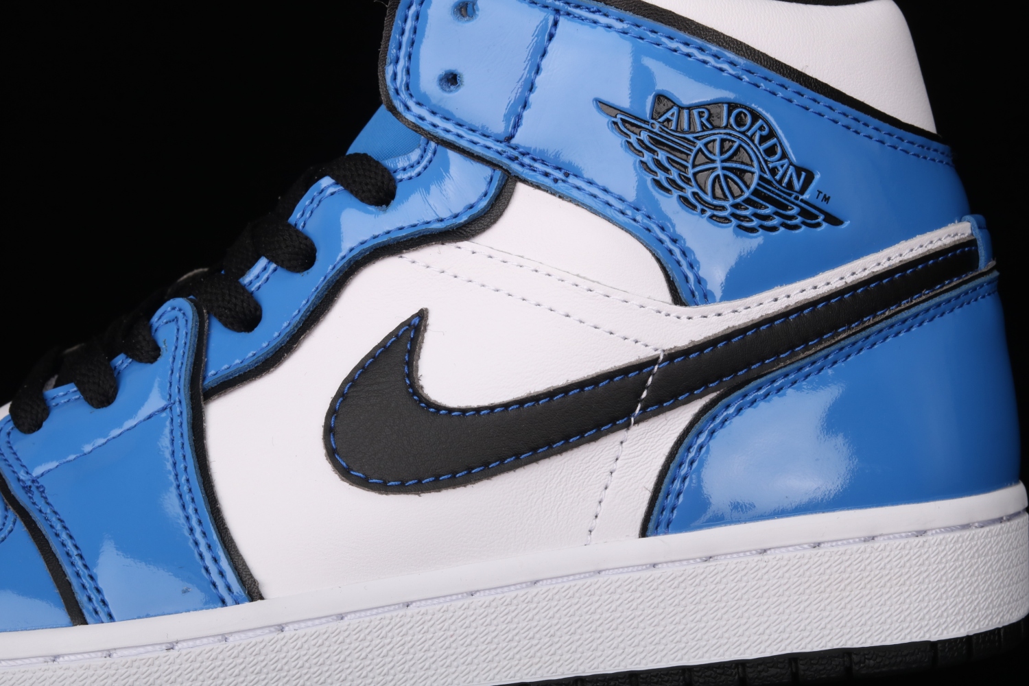Jordan 1 Mid Signal Blue DD6834-402