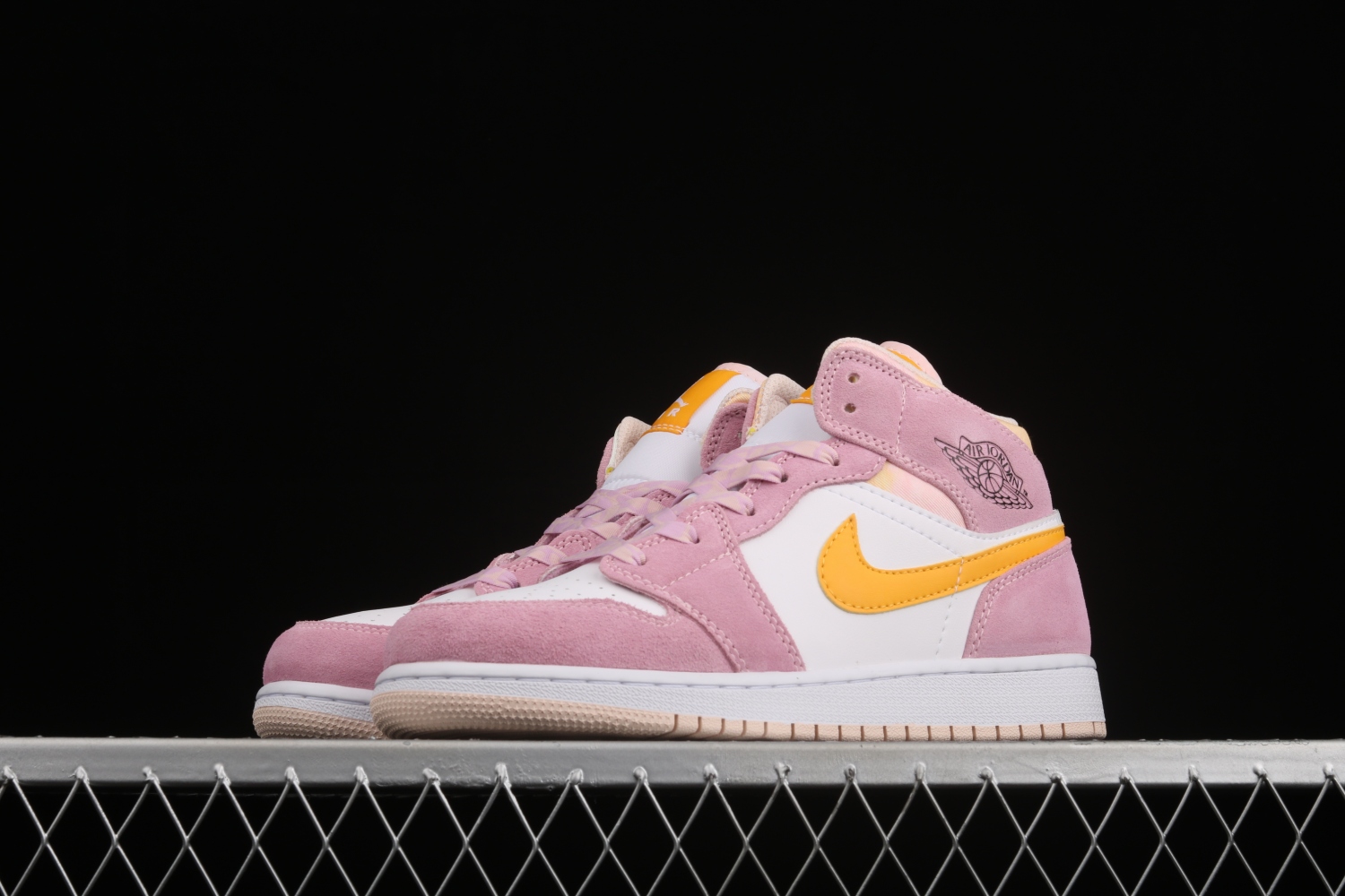 Jordan 1 Mid SE Arctic Pink (GS) DC9517-600