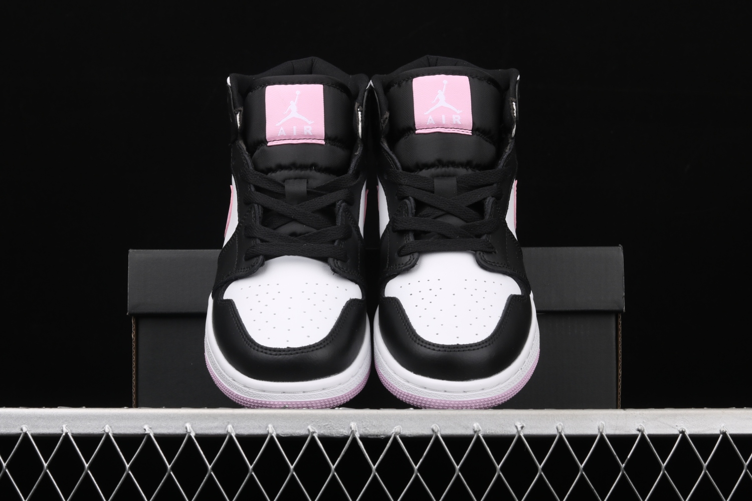 Jordan 1 Mid White Black Light Arctic Pink (GS)  555112-103