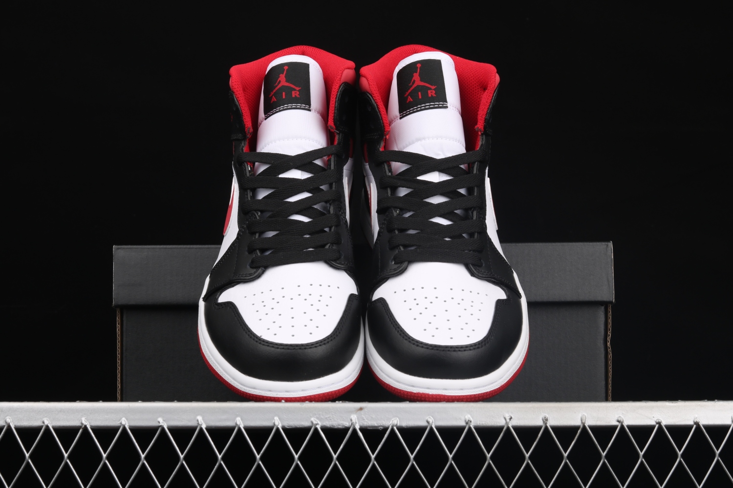 Jordan 1 Mid Gym Red Black White 554724-122