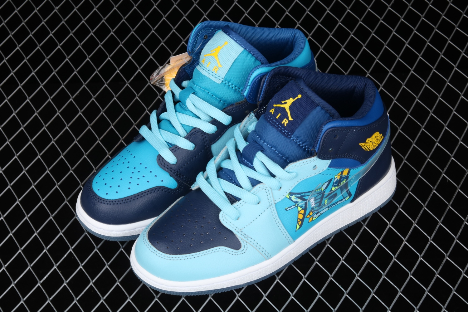 Jordan 1 Mid Fly (GS) BV7446-400