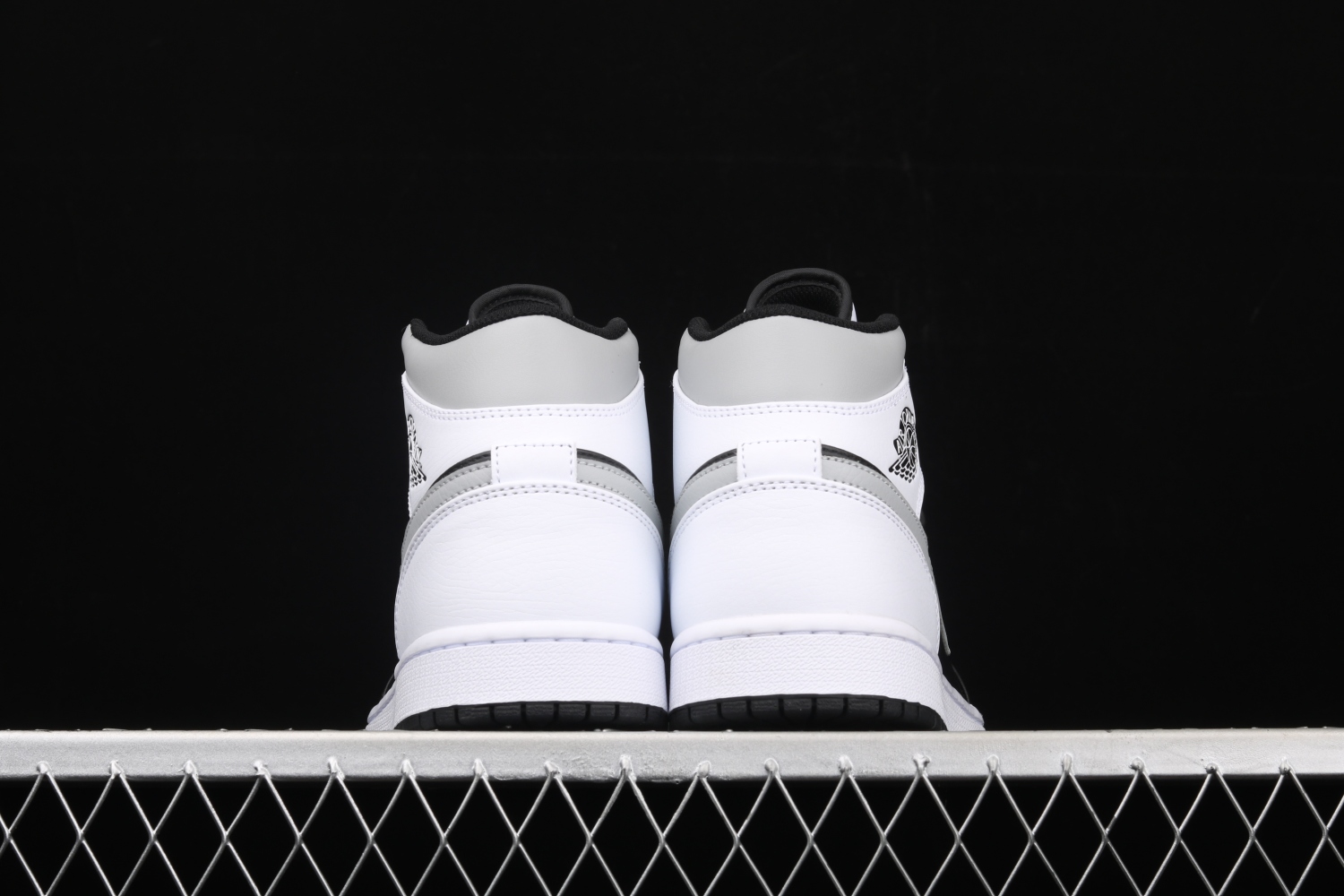 Jordan 1 Mid White Shadow 554724-073