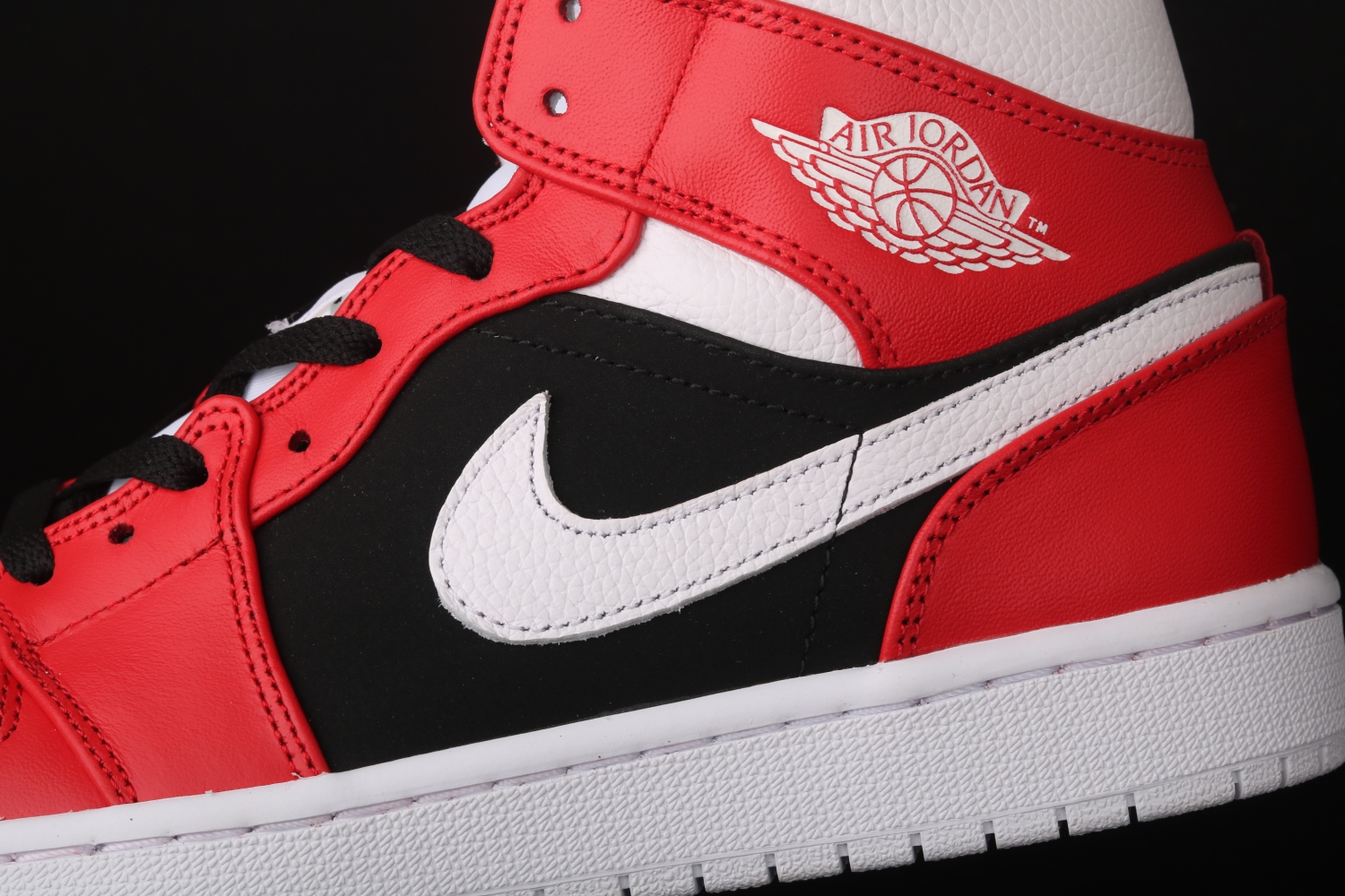 Jordan 1 Mid Gym Red Black (W) BQ6472-601