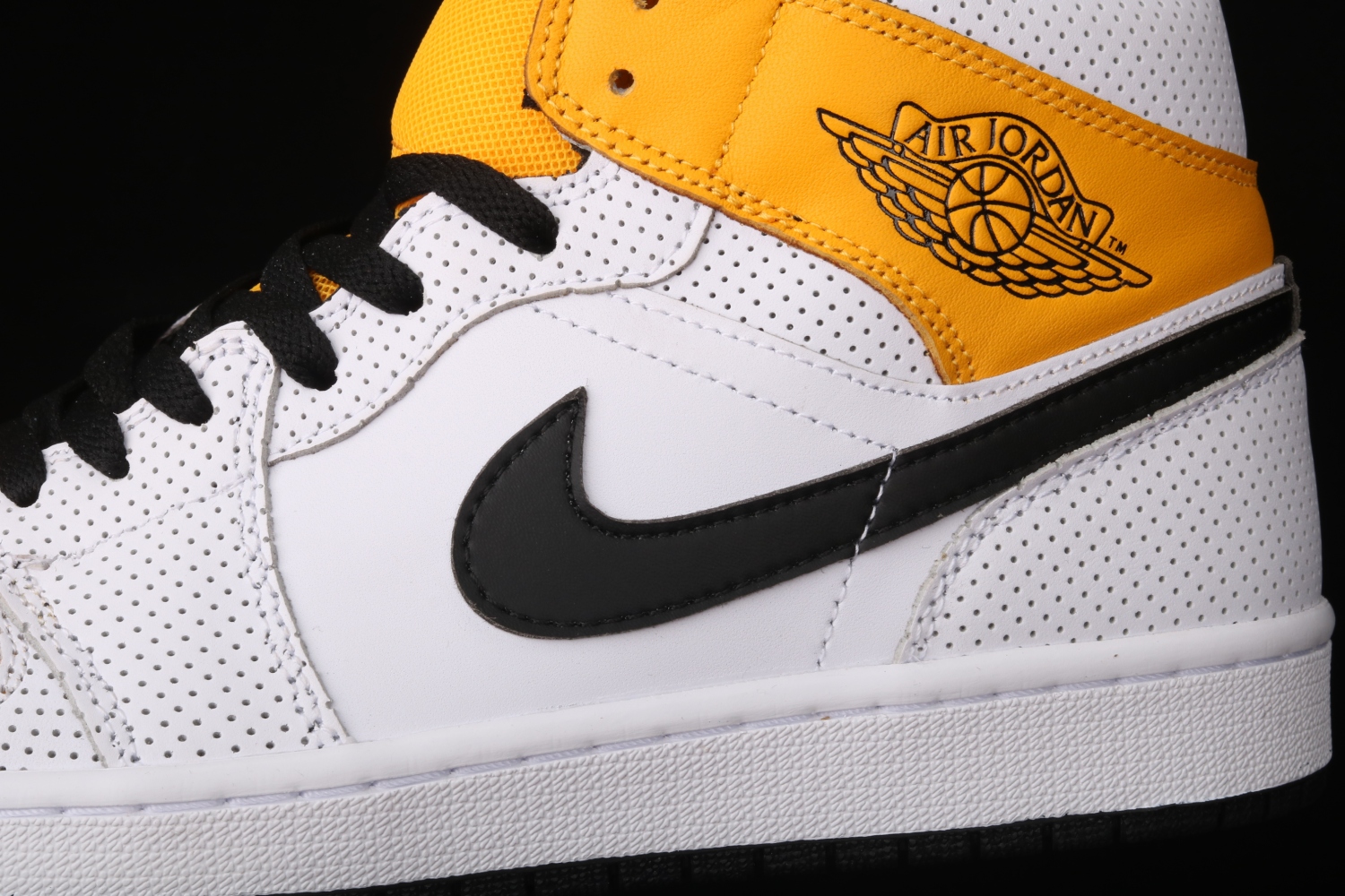 Jordan 1 Mid Laser Orange (W) BQ6472-107