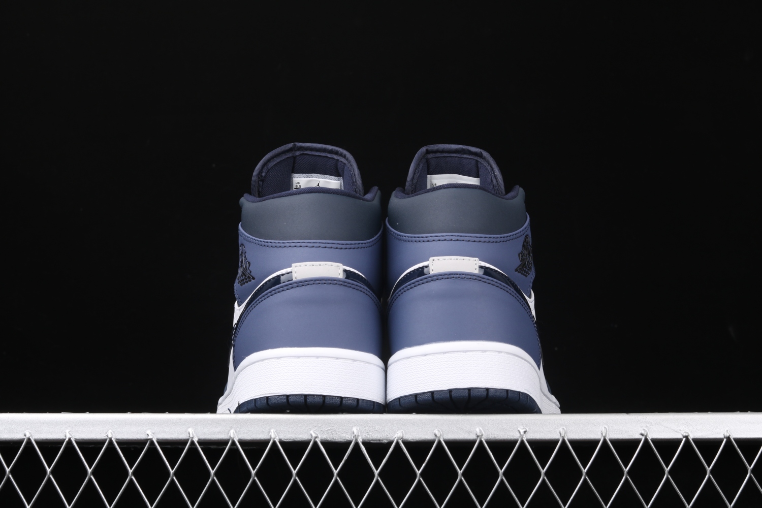 Jordan 1 Mid Obsidian Sanded Purple  554724-445