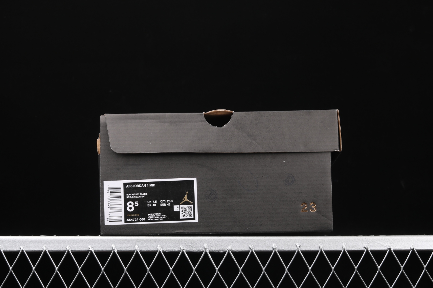 Jordan 1 Mid Black Particle Grey Gym Red 554724-060