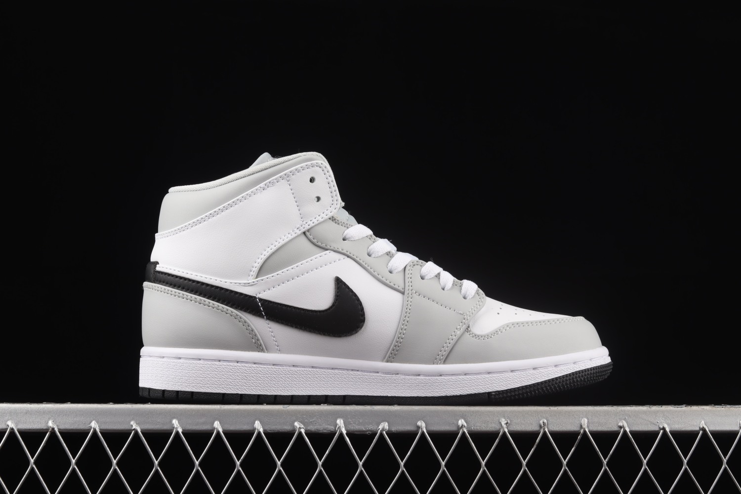 Jordan 1 Mid Light Smoke Grey (W)  BQ6472-015