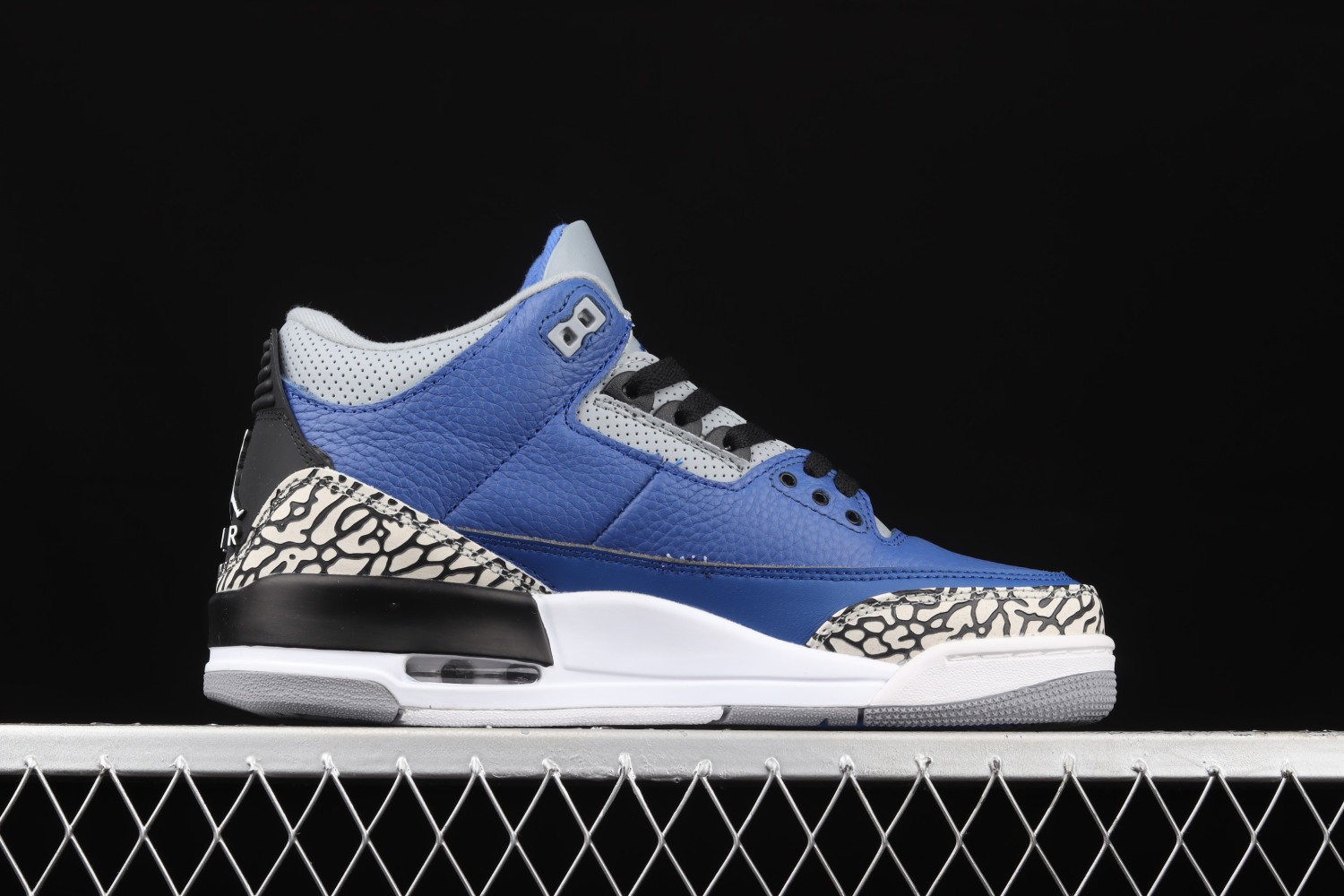 Jordan 3 Retro Varsity Royal Cement CT8532-400