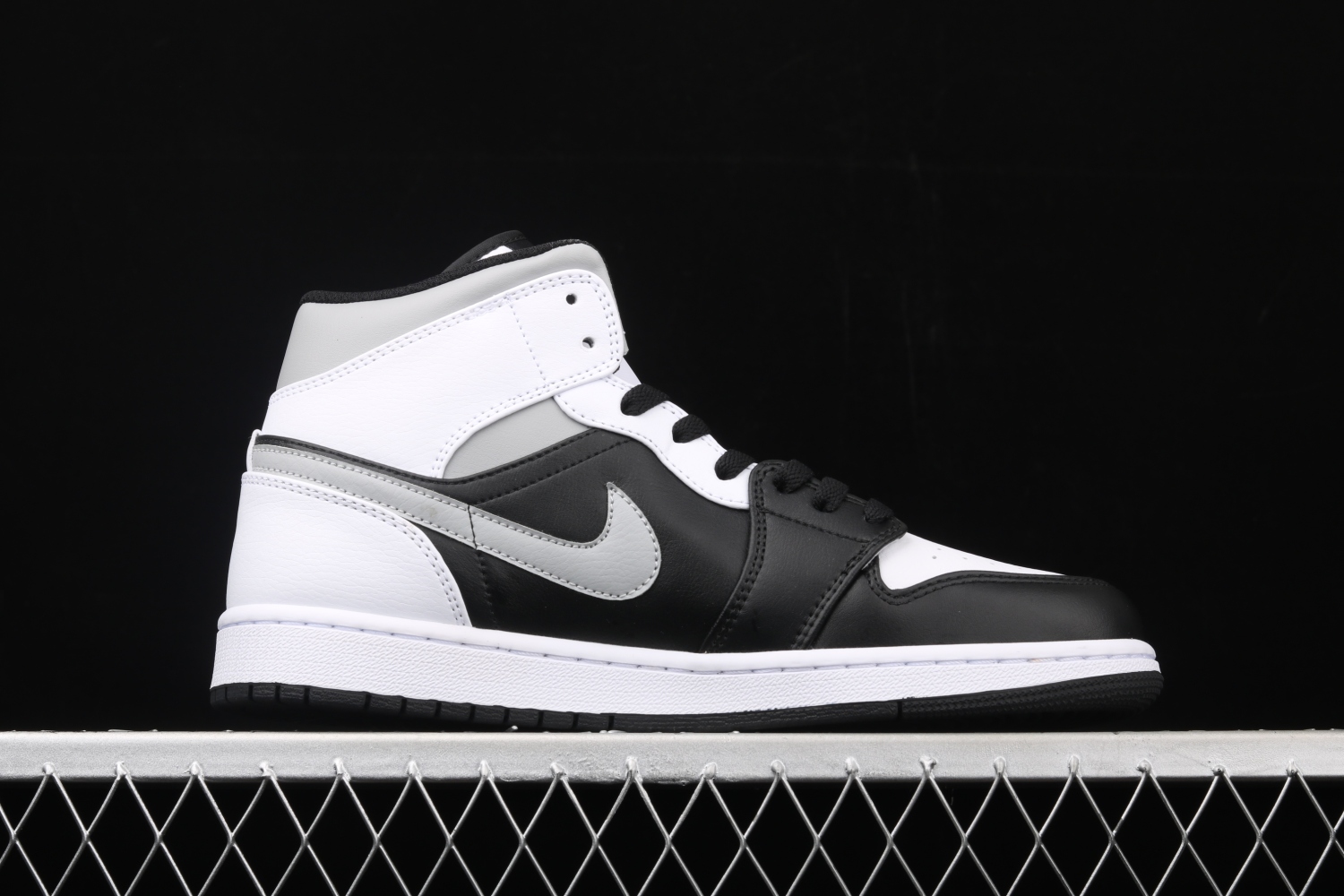 Jordan 1 Mid White Shadow 554724-073
