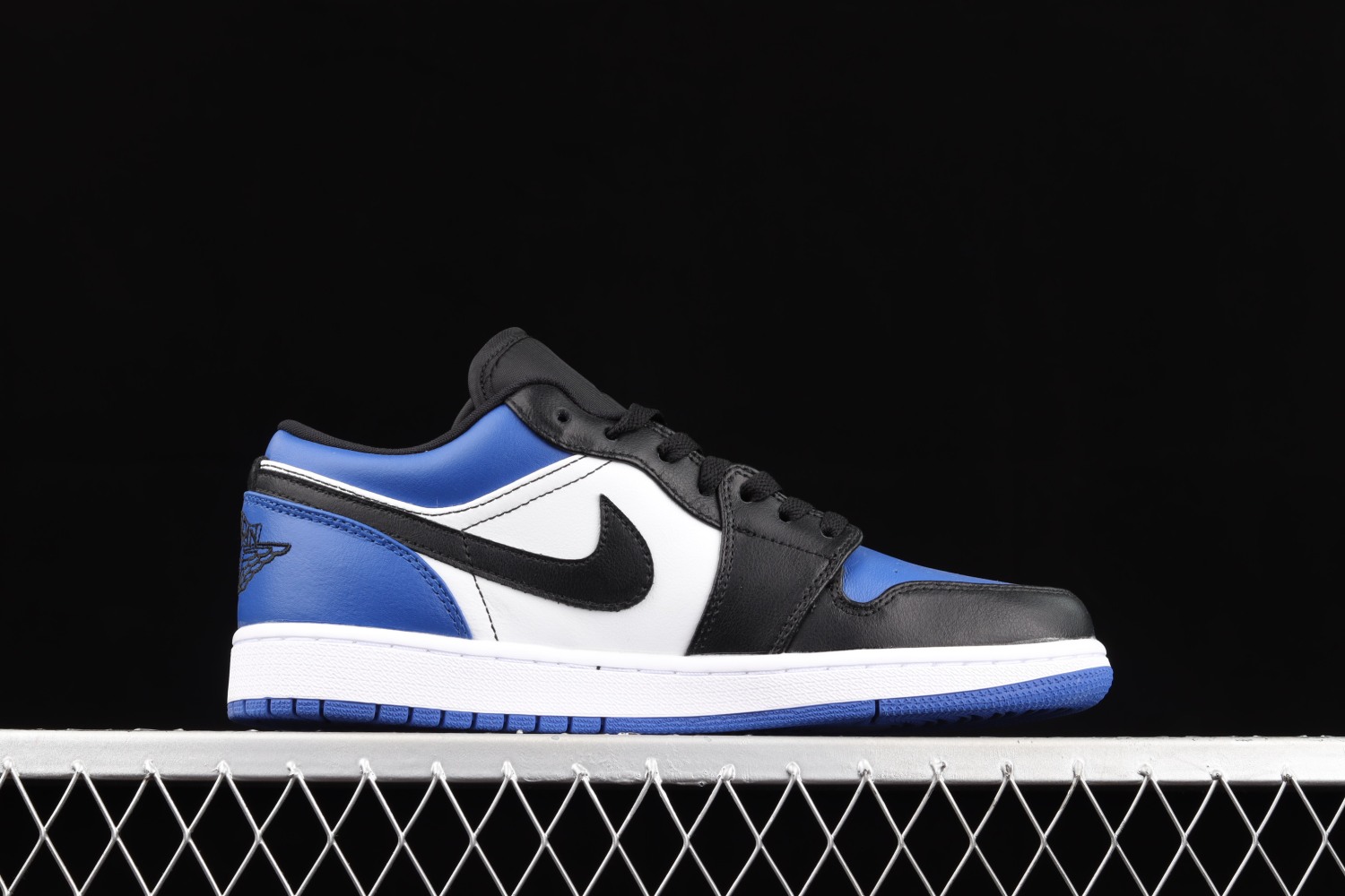 Jordan 1 Low Royal Toe CQ9446-400