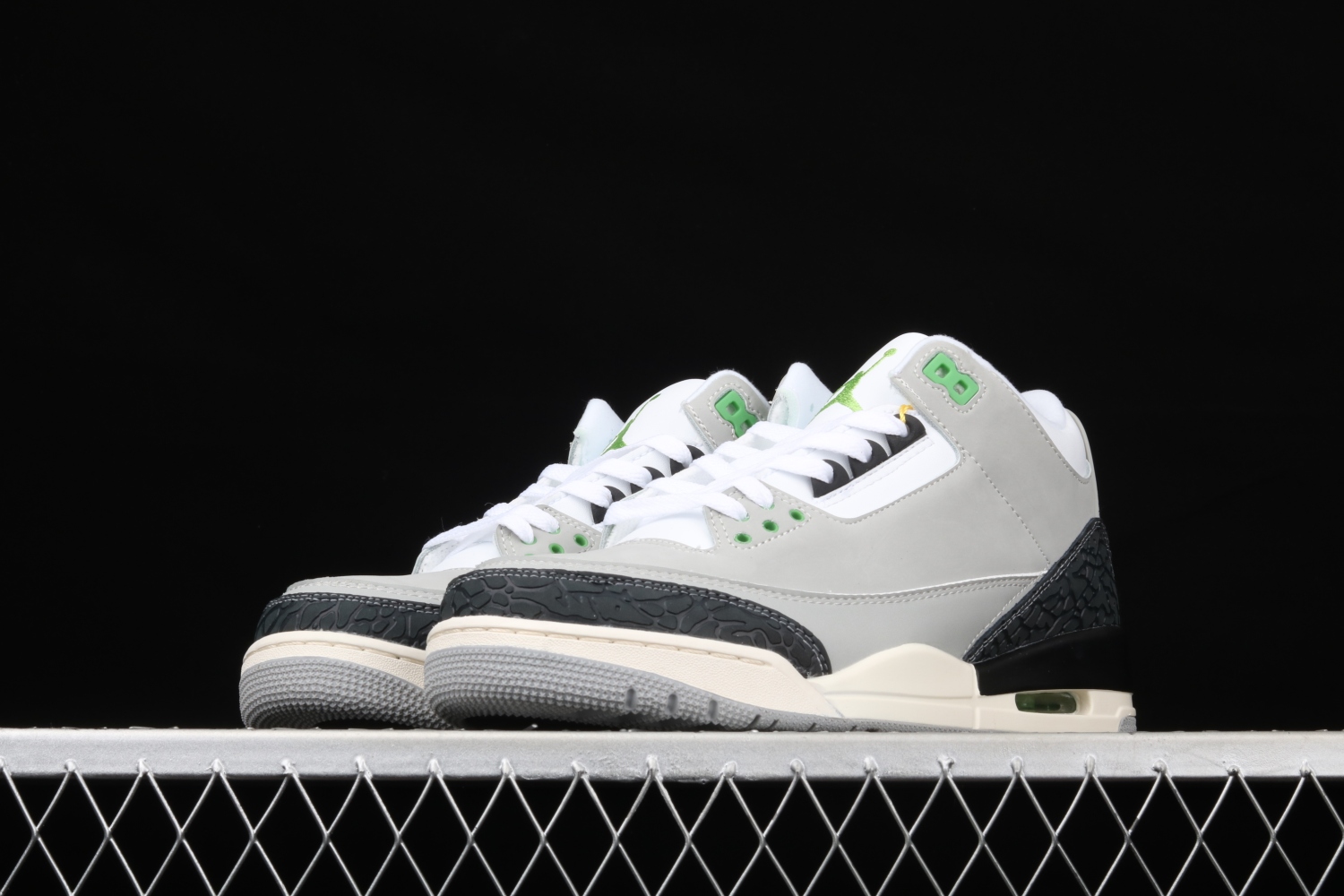 Air Jordan 3 Retro Chlorophyll 136064-006