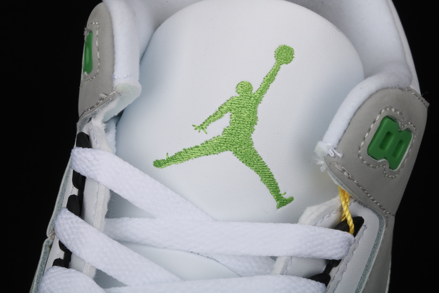Air Jordan 3 Retro Chlorophyll 136064-006
