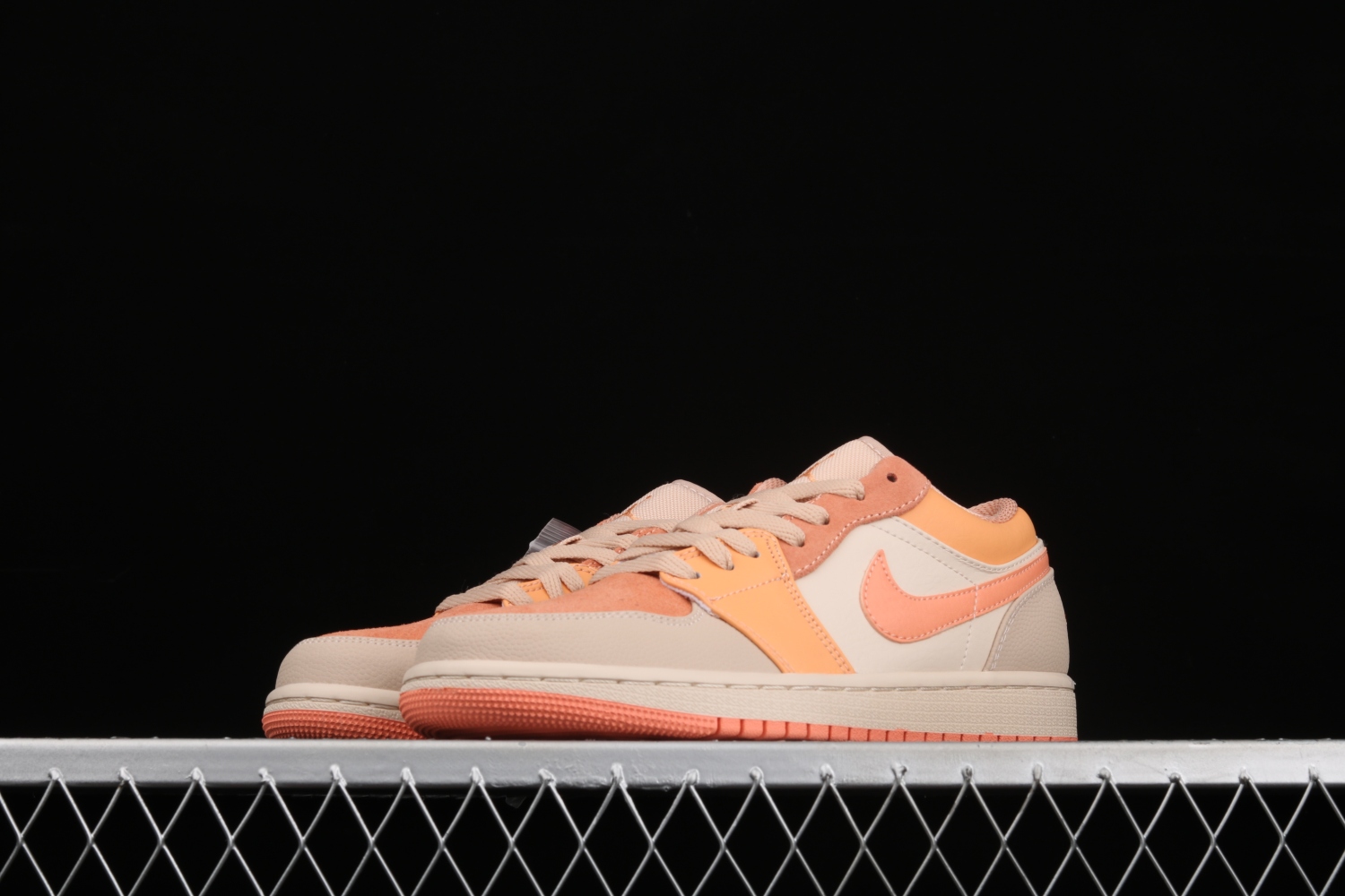Jordan 1 Low  Apricot Orange (W)  DH4271-800