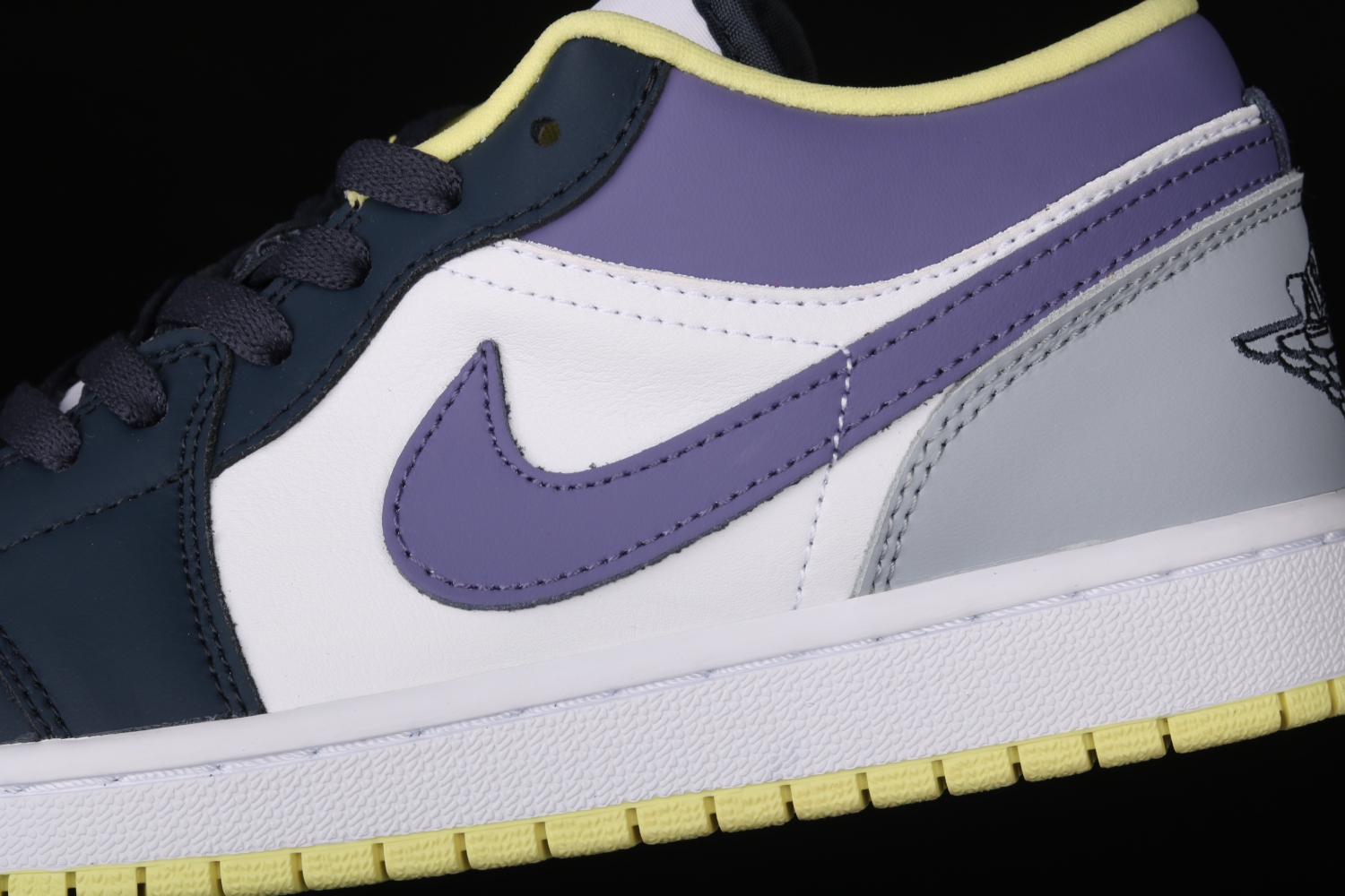 Jordan 1 Low Purple Magenta (W) DJ4342-400