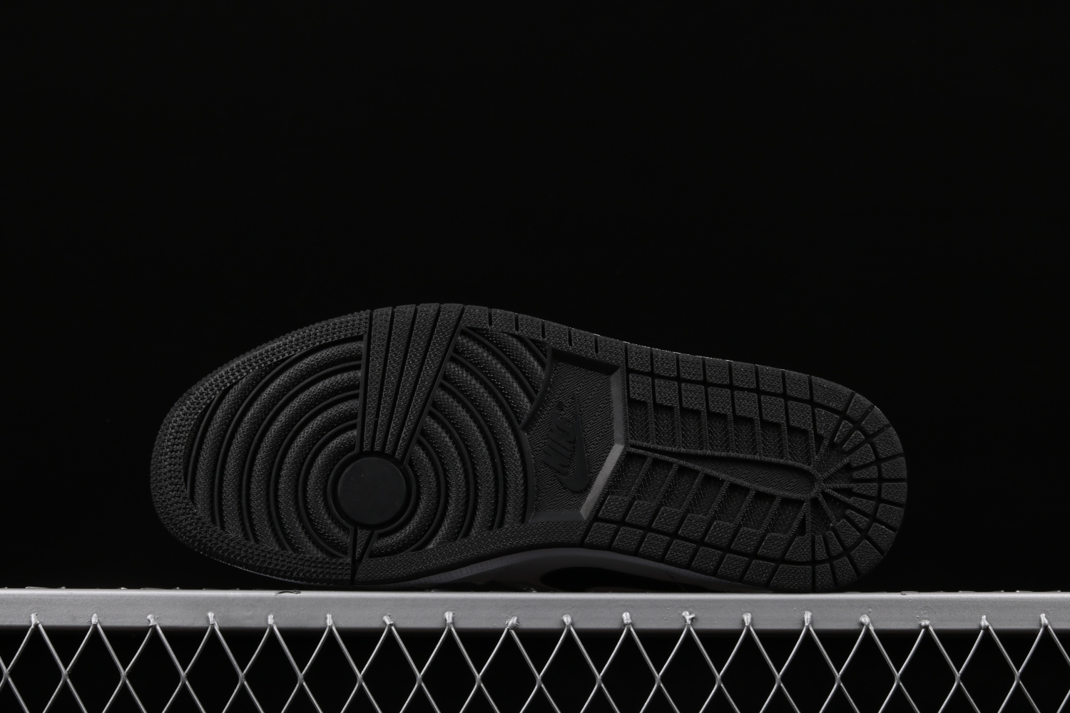 Jordan 1 Mid Alternate Think 16 554724-121