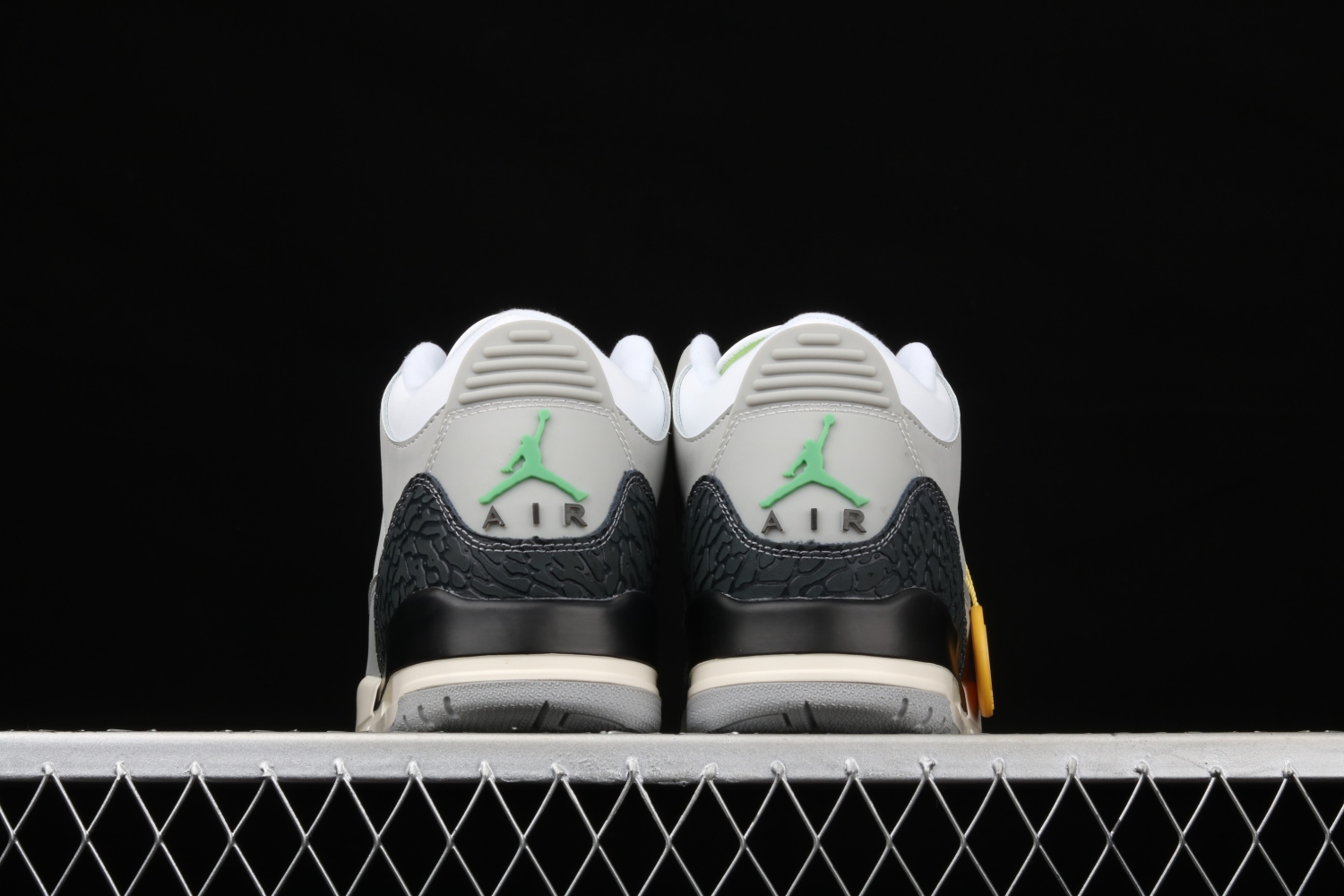 Air Jordan 3 Retro Chlorophyll 136064-006
