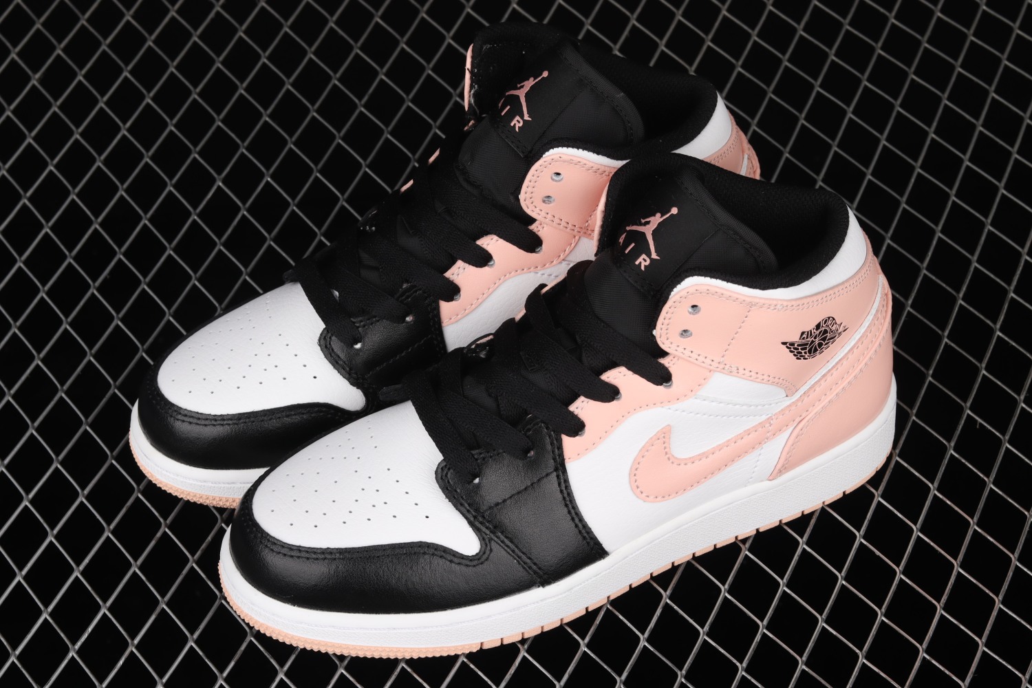 Jordan 1 Mid Arctic Orange Black Toe (GS) 554725-133