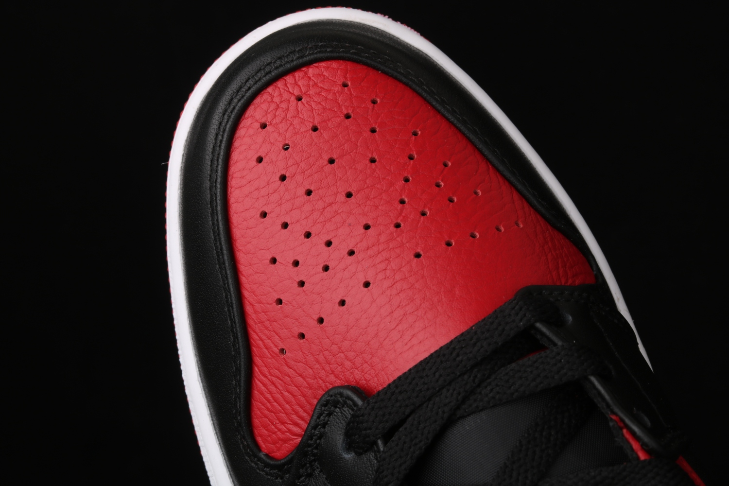 Jordan 1 Mid Banned (2020) 554724-074