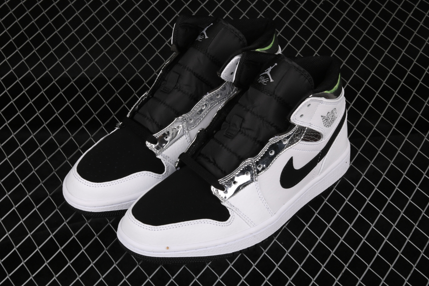 Jordan 1 Mid Alternate Think 16 554724-121