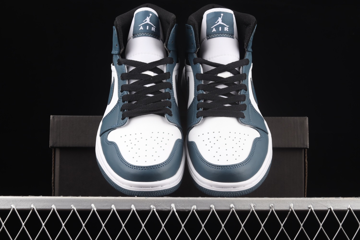 Jordan 1 Mid Armory Navy 554724-411