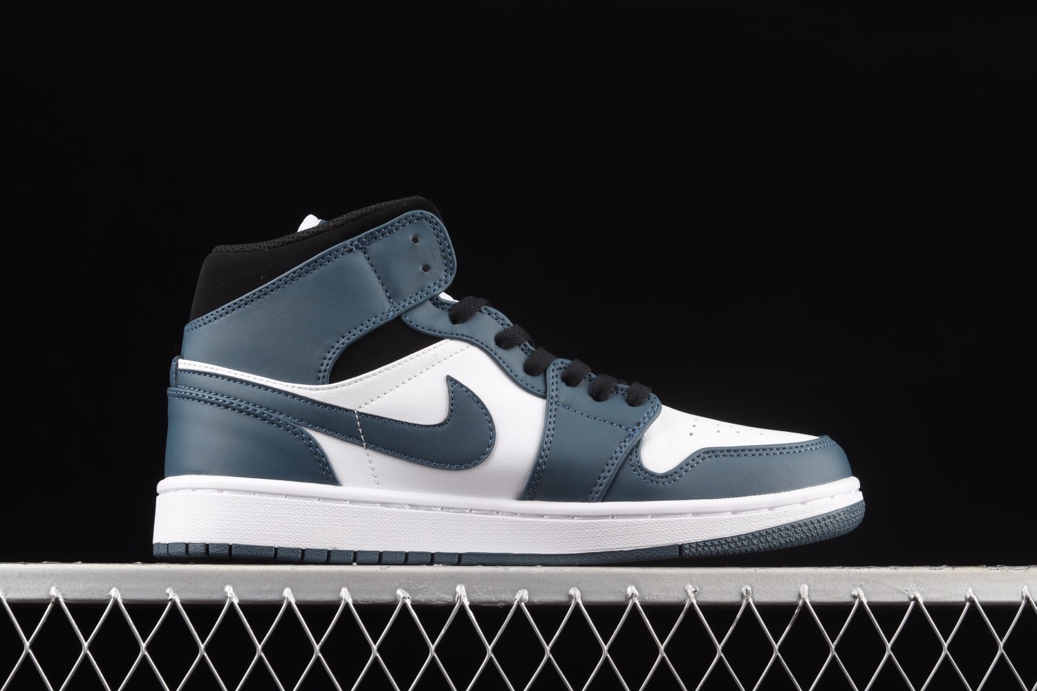 Jordan 1 Mid Armory Navy 554724-411