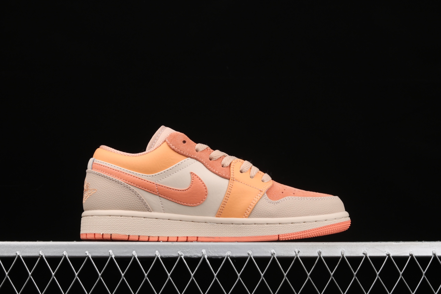 Jordan 1 Low  Apricot Orange (W)  DH4271-800