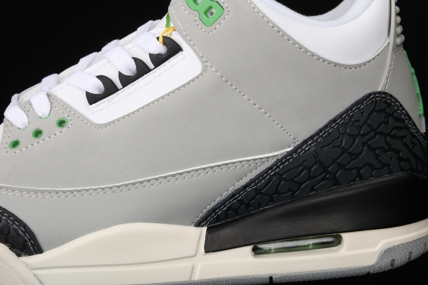 Air Jordan 3 Retro Chlorophyll 136064-006