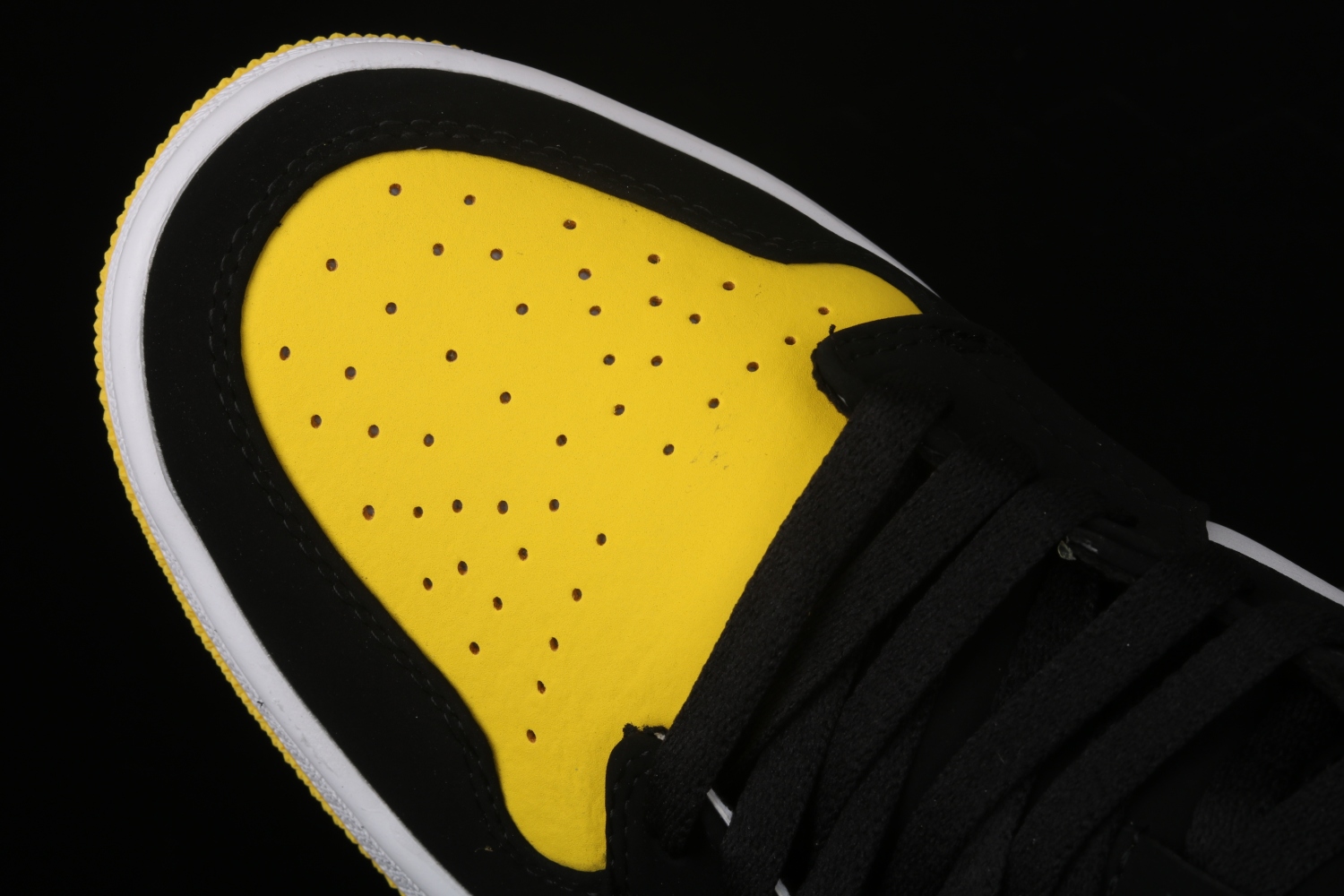 Air Jordan 1 Mid Yellow Toe Black 852542-071